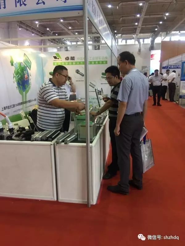 18新利正网展會(hui) 人員接待來訪企業(ye) 客戶